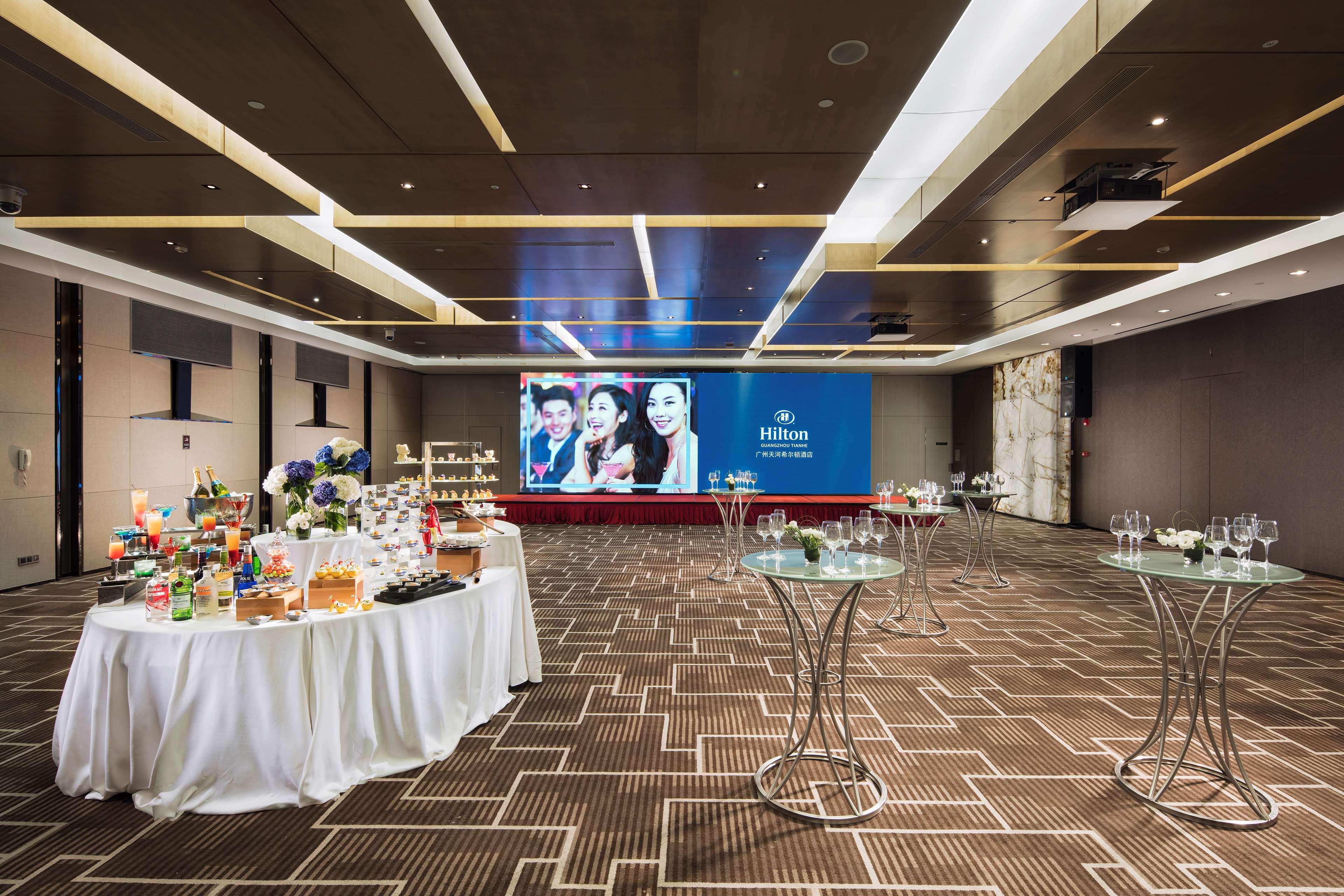 Hilton Guangzhou Tianhe - Free Shuttle Bus And Registration Counter Available During Canton Fair Period Zewnętrze zdjęcie The ballroom