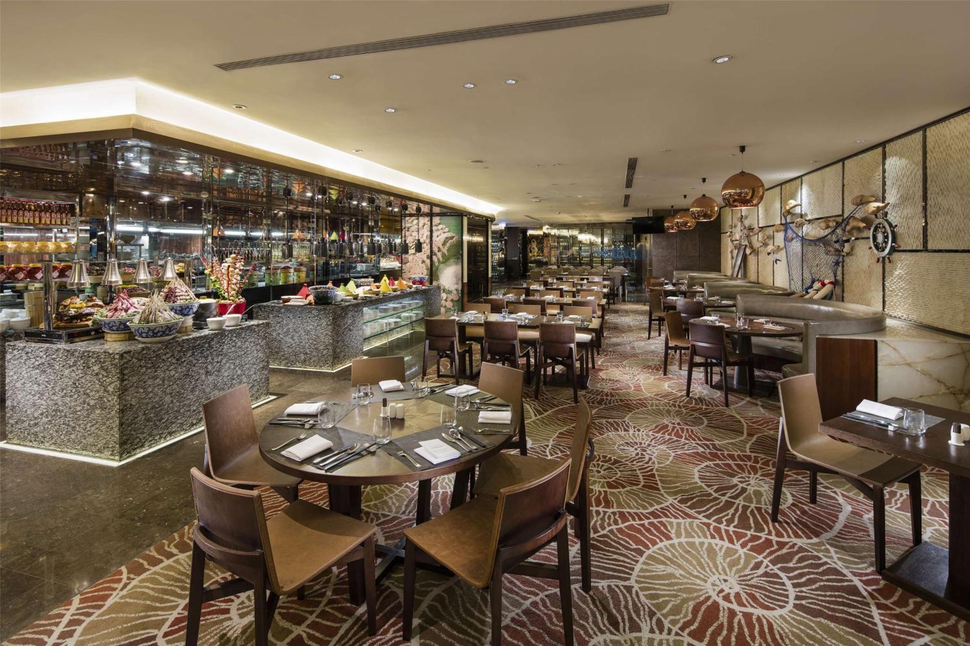 Hilton Guangzhou Tianhe - Free Shuttle Bus And Registration Counter Available During Canton Fair Period Zewnętrze zdjęcie The restaurant