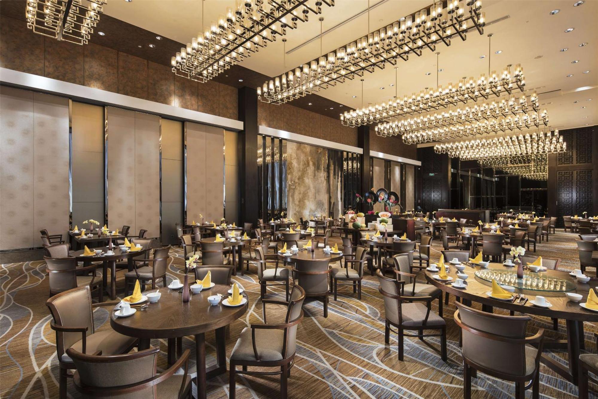 Hilton Guangzhou Tianhe - Free Shuttle Bus And Registration Counter Available During Canton Fair Period Zewnętrze zdjęcie The Chinese restaurant