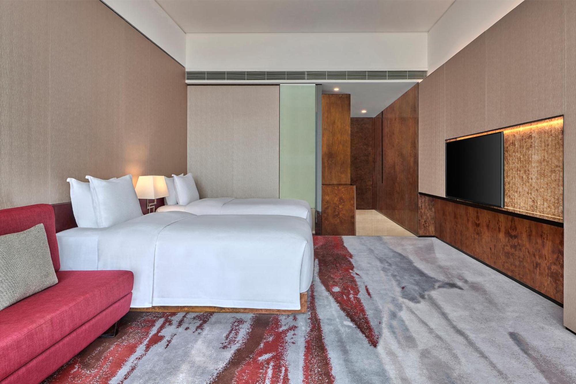 Hilton Guangzhou Tianhe - Free Shuttle Bus And Registration Counter Available During Canton Fair Period Zewnętrze zdjęcie Deluxe Room