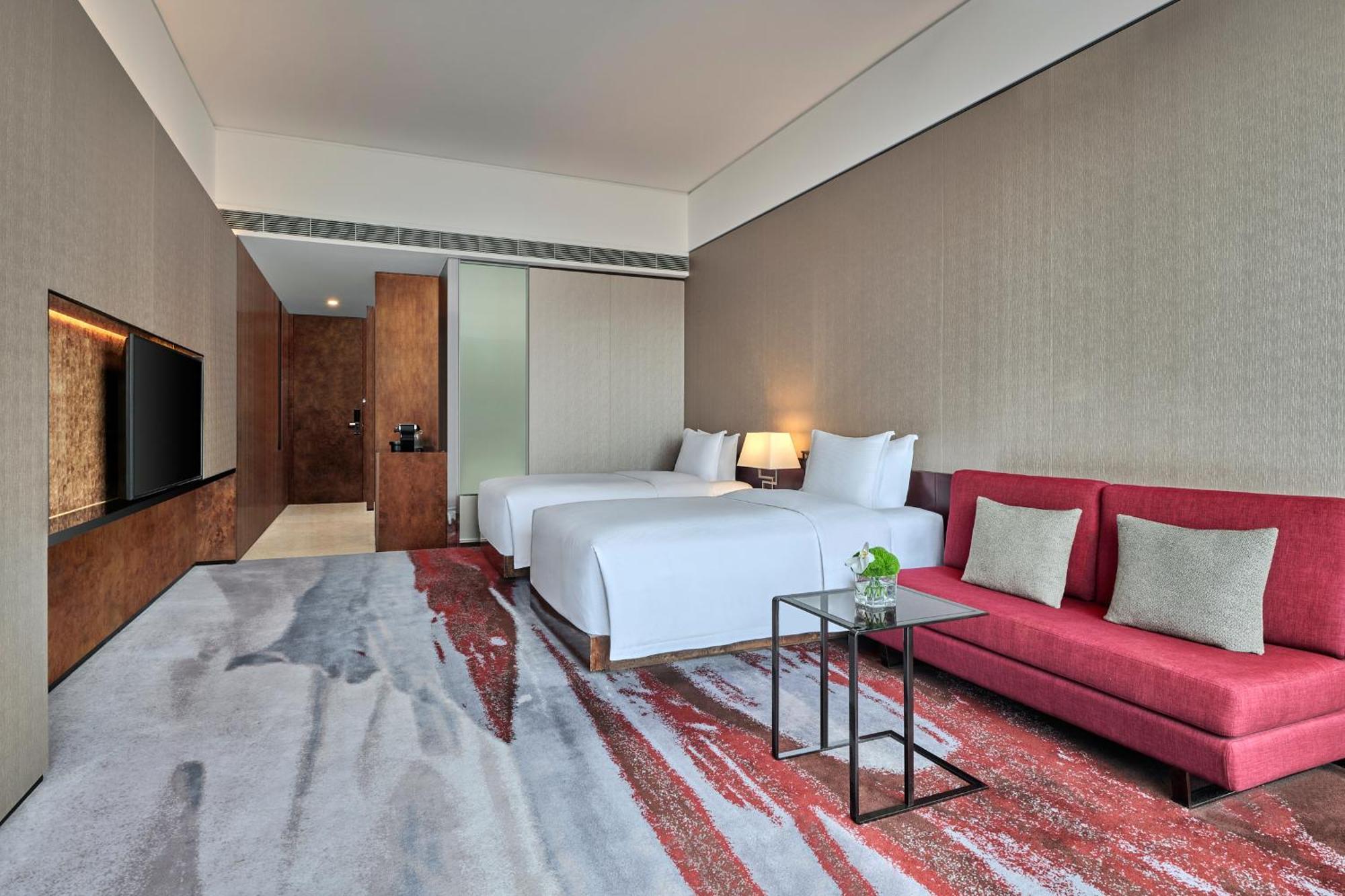 Hilton Guangzhou Tianhe - Free Shuttle Bus And Registration Counter Available During Canton Fair Period Zewnętrze zdjęcie Deluxe Room