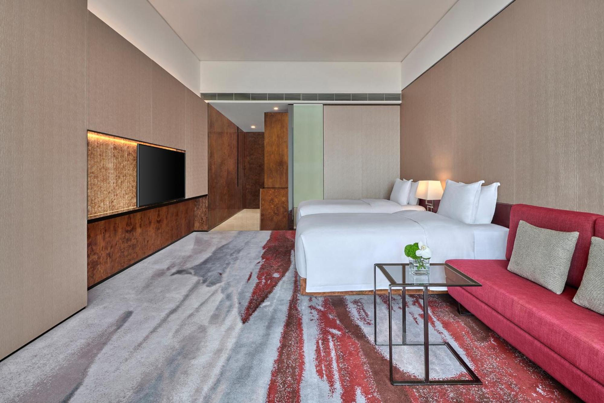 Hilton Guangzhou Tianhe - Free Shuttle Bus And Registration Counter Available During Canton Fair Period Zewnętrze zdjęcie