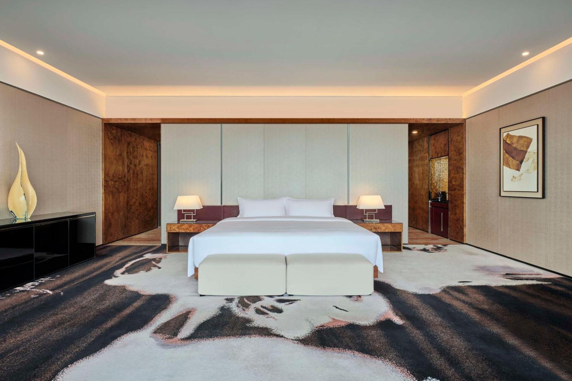 Hilton Guangzhou Tianhe - Free Shuttle Bus And Registration Counter Available During Canton Fair Period Zewnętrze zdjęcie