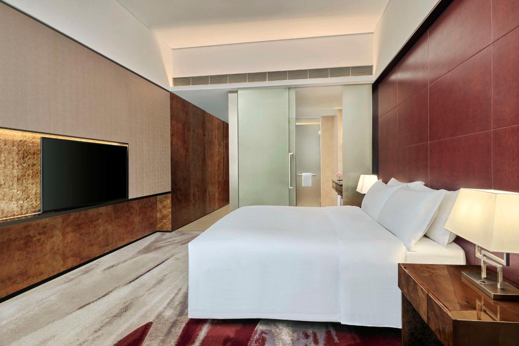 Hilton Guangzhou Tianhe - Free Shuttle Bus And Registration Counter Available During Canton Fair Period Zewnętrze zdjęcie